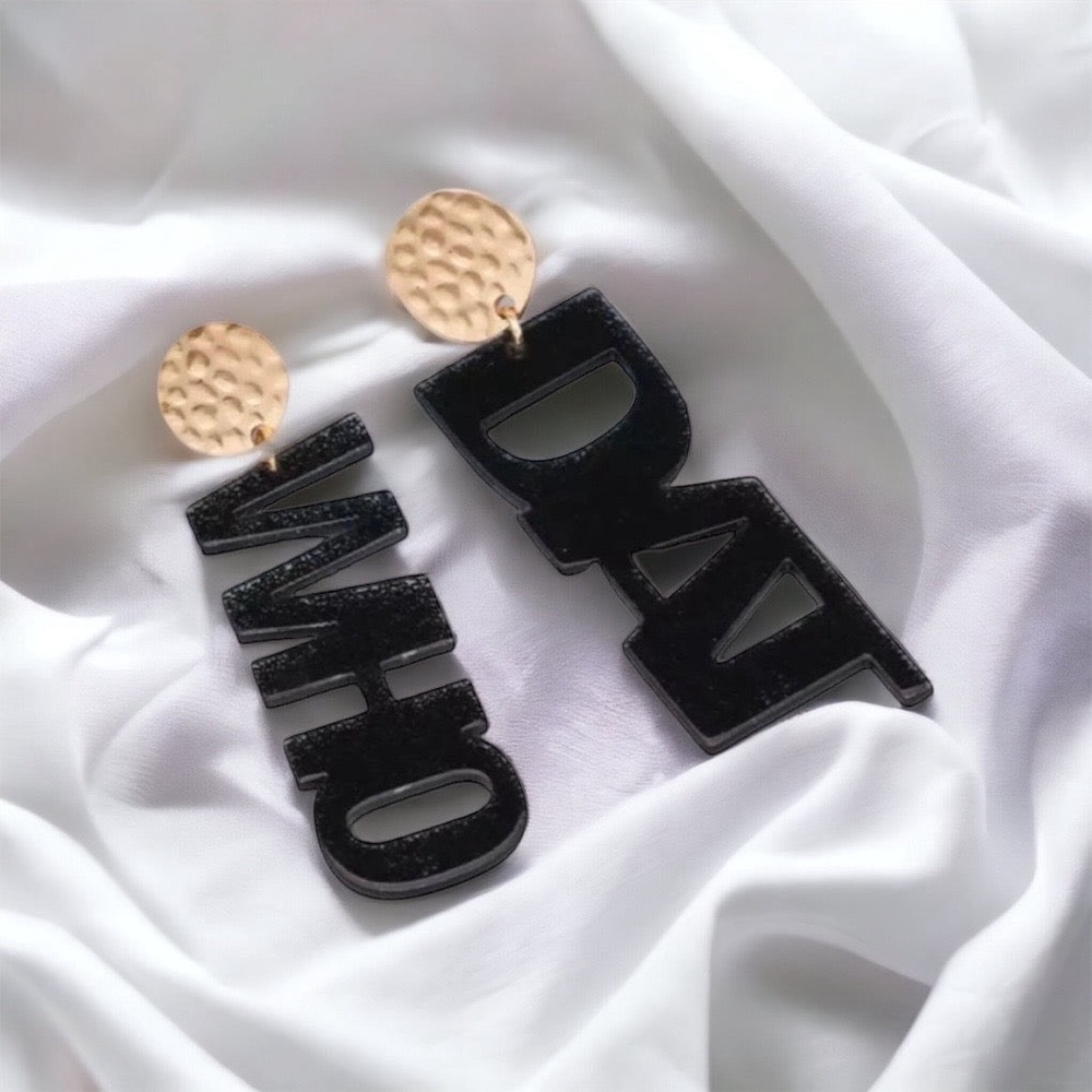 Get Your Game On: NWT New Orleans Saints Who Dat Dangle Earrings! Black & Gold - Picture 2 of 4
